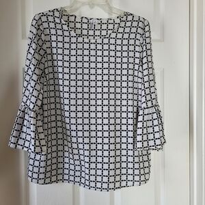 ELLE Black and White Bell-Sleeve Blouse Sz M
